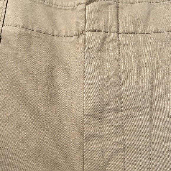 GAP 9" Downtown Khaki Bermuda Shorts/NWT/6 - Picture 5 of 12